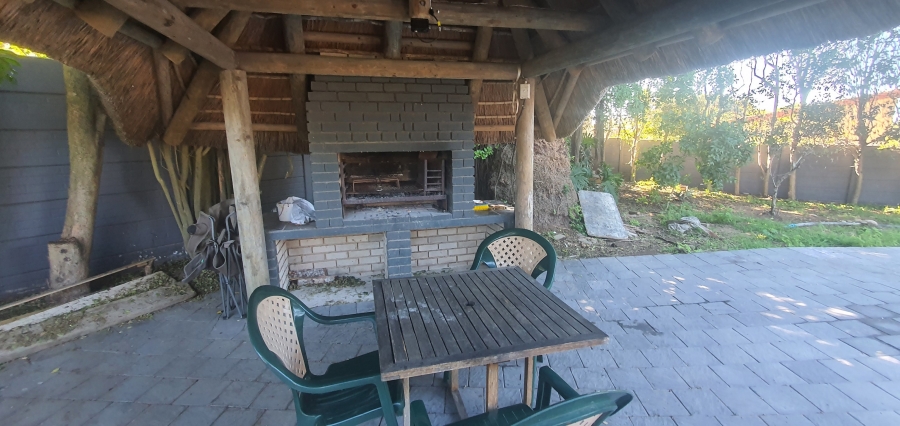 3 Bedroom Property for Sale in Mossel Bay Central Western Cape